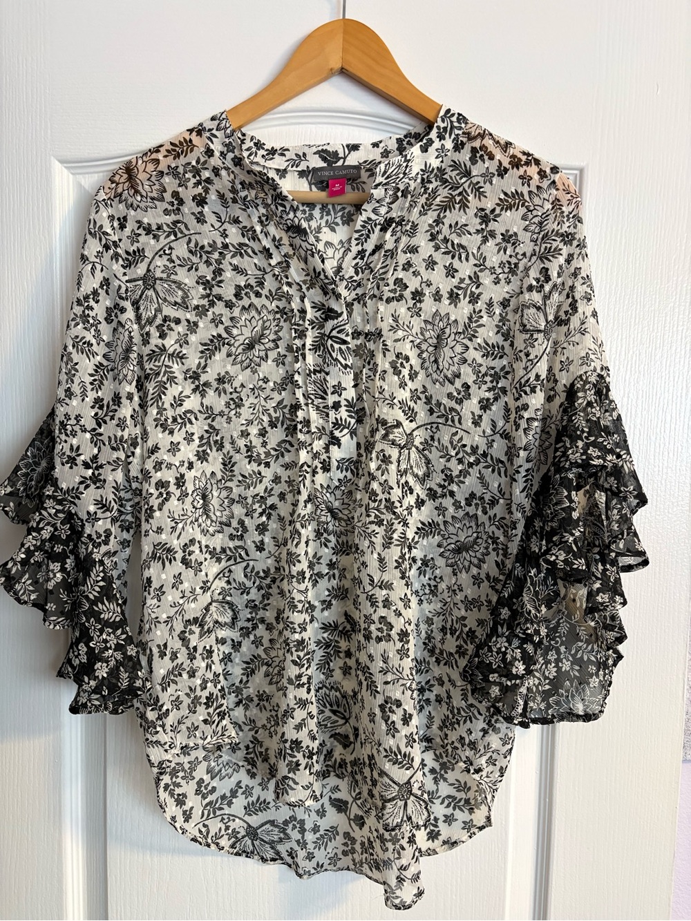 Vince Camuto White Floral Split-Neck Blouse with Ruffle Sleeves